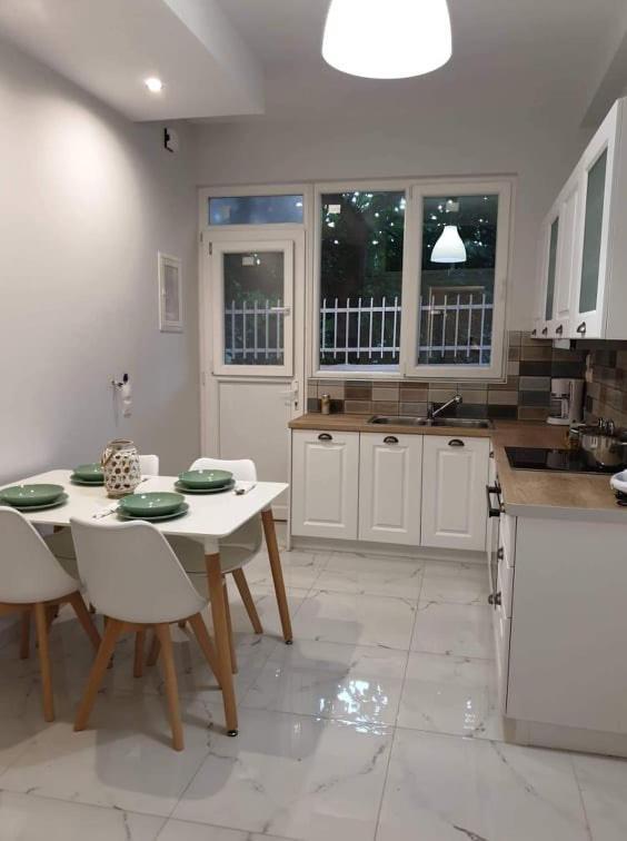 Eytyhias Yard Apartments In Poros Poros Town Exterior photo
